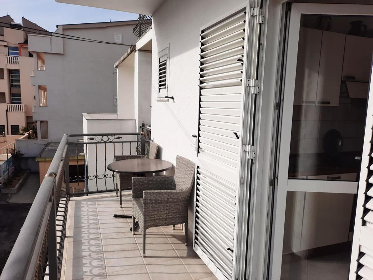 Apartments Rose Loboja Makarska Ngoại thất bức ảnh