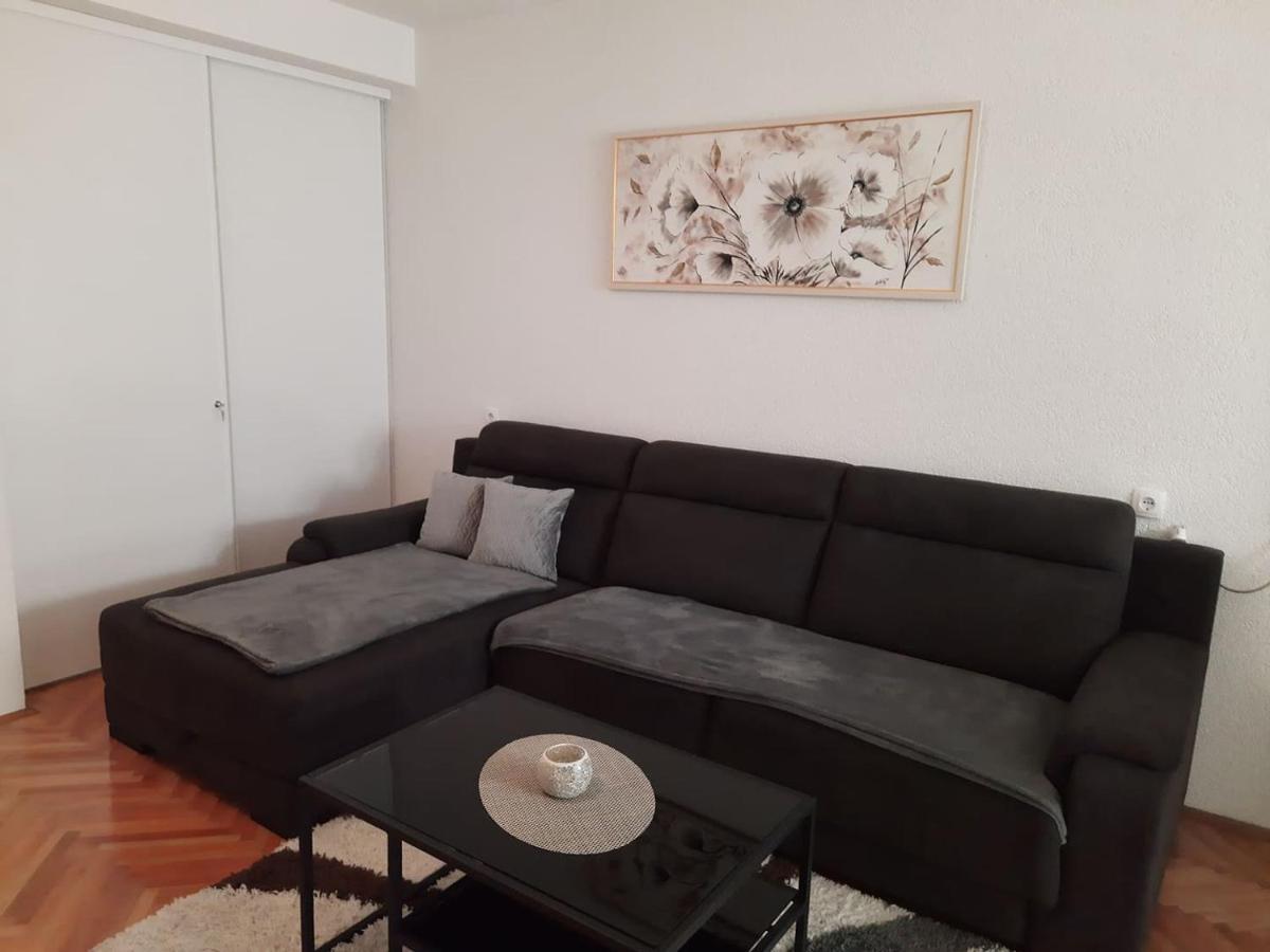Apartments Rose Loboja Makarska Ngoại thất bức ảnh