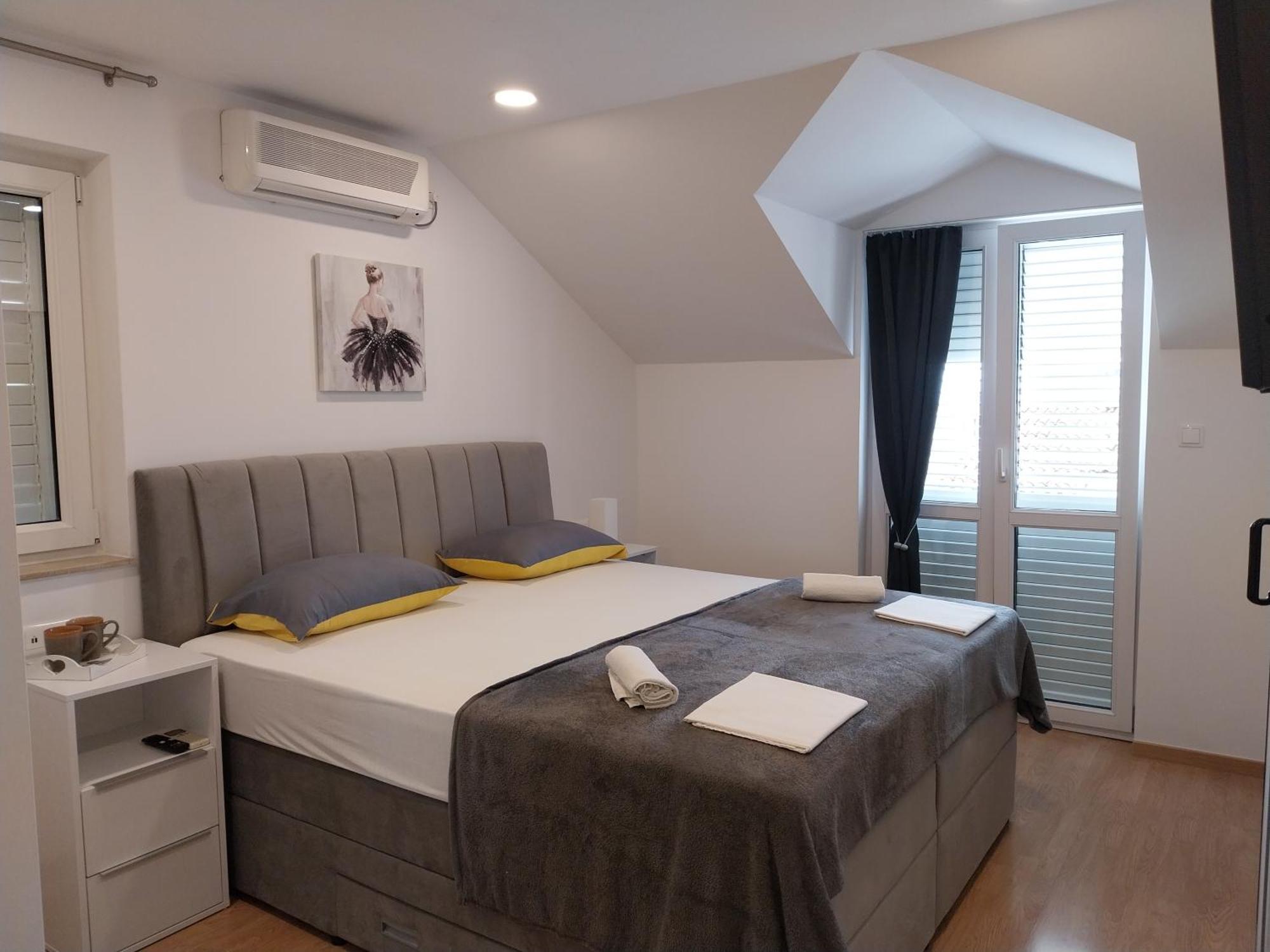 Apartments Rose Loboja Makarska Ngoại thất bức ảnh