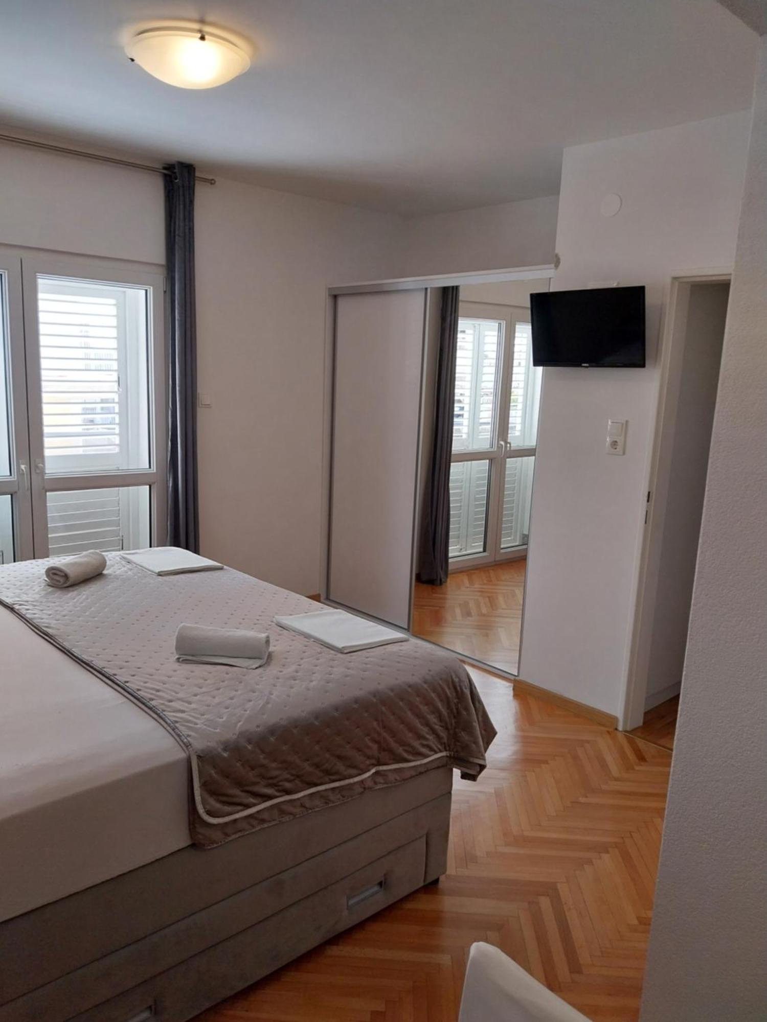 Apartments Rose Loboja Makarska Ngoại thất bức ảnh