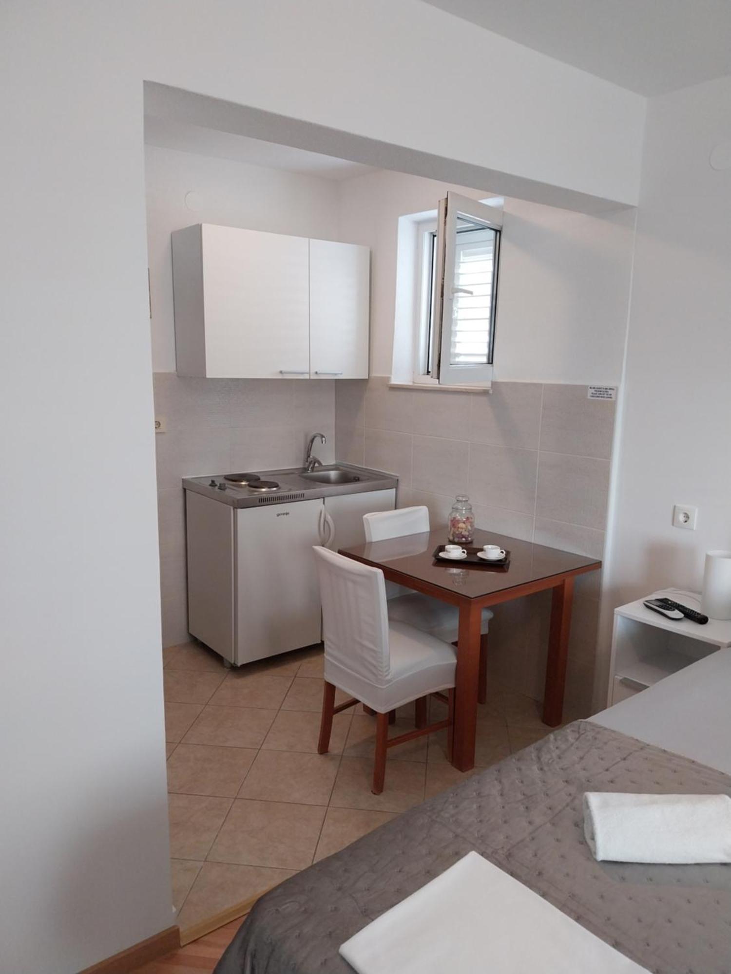 Apartments Rose Loboja Makarska Ngoại thất bức ảnh