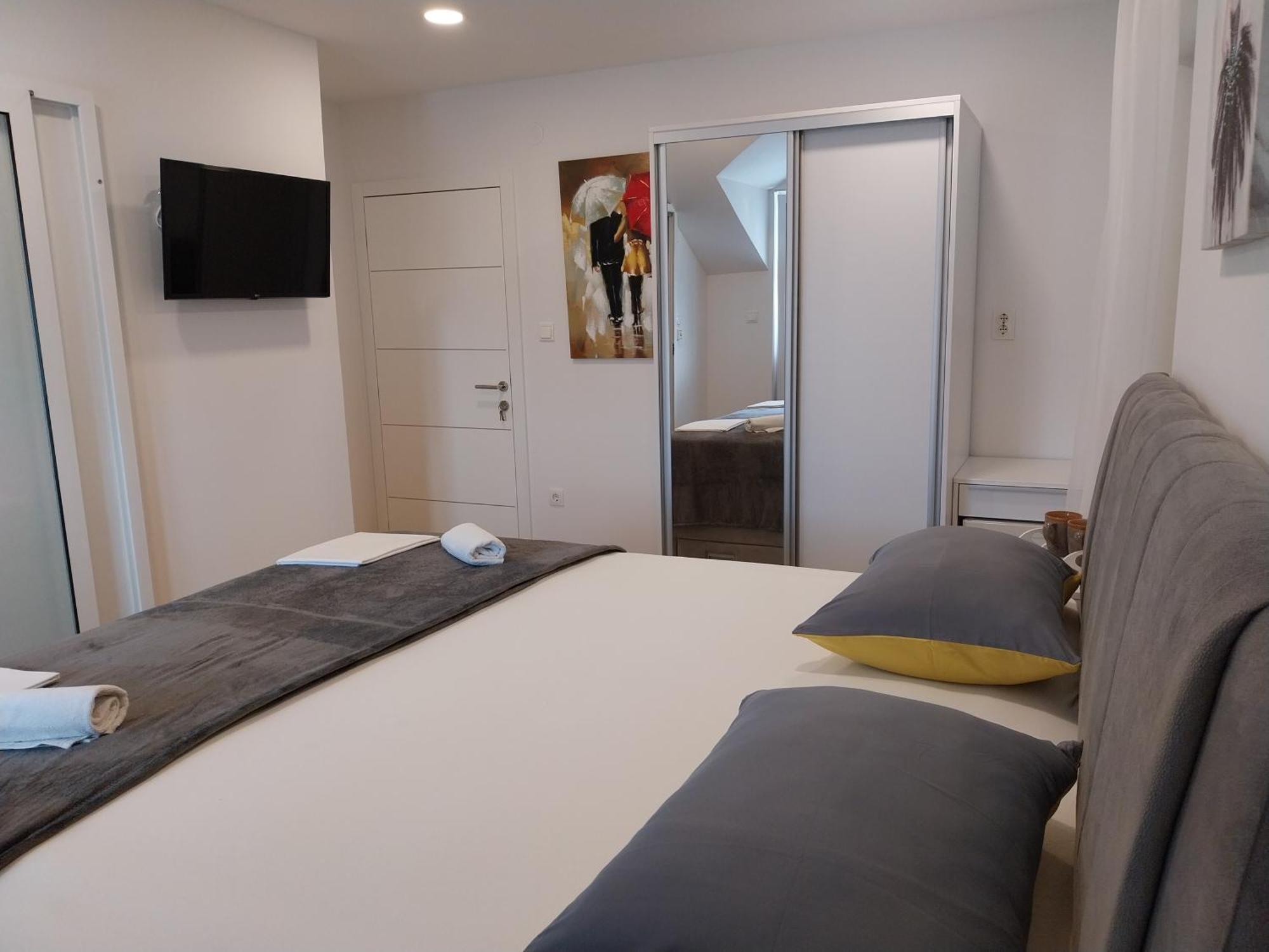 Apartments Rose Loboja Makarska Phòng bức ảnh